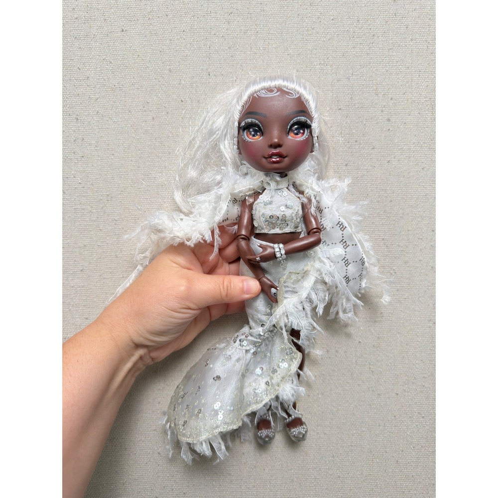 Rainbow High Ayesha Sterling Rainbow Vision Divas Doll 2022 Silver Outfit MGA